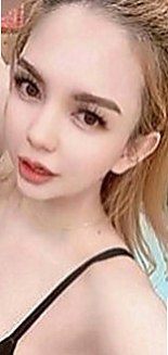 貢寮叫小姐：維尼 |情趣店小妹|165cm|53kg|D罩杯|18歲|很溫柔 也需要被疼愛 偶爾放縱一下  可以配合各種姿勢 臉蛋漂亮身材完美