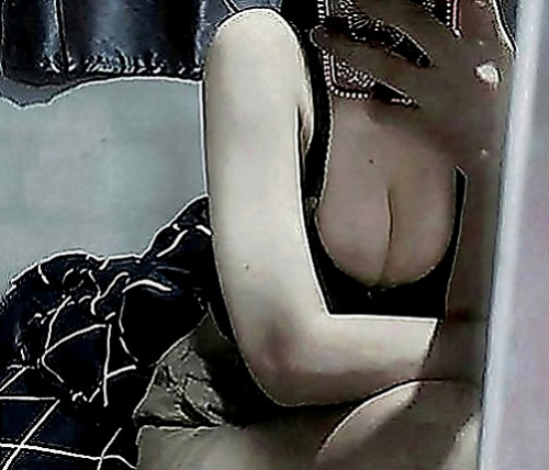 桃園外送茶|按摩：問雁 |艷麗中韓混血|170cm|50kg|C罩杯|20歲|服務內容：舔奶頭、舔蛋蛋、舔全身、共浴、作愛、蠢蠢欲動 妹妹屬於熱情open的個性 先出來做