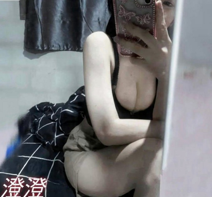 桃園外送茶|按摩：問雁 |艷麗中韓混血|170cm|50kg|C罩杯|20歲|服務內容：舔奶頭、舔蛋蛋、舔全身、共浴、作愛、蠢蠢欲動 妹妹屬於熱情open的個性 先出來做