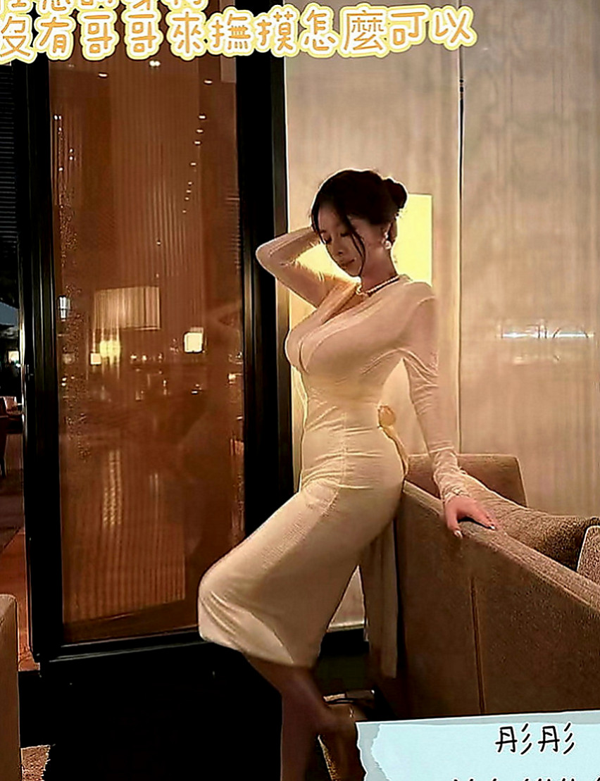 大里按摩全套：佳琪 |巨乳空姐|168cm|46kg|D罩杯|20歲|有興趣的老闆私下LINE密可馨唷！目前沒有老公 男朋友 大家都有機會