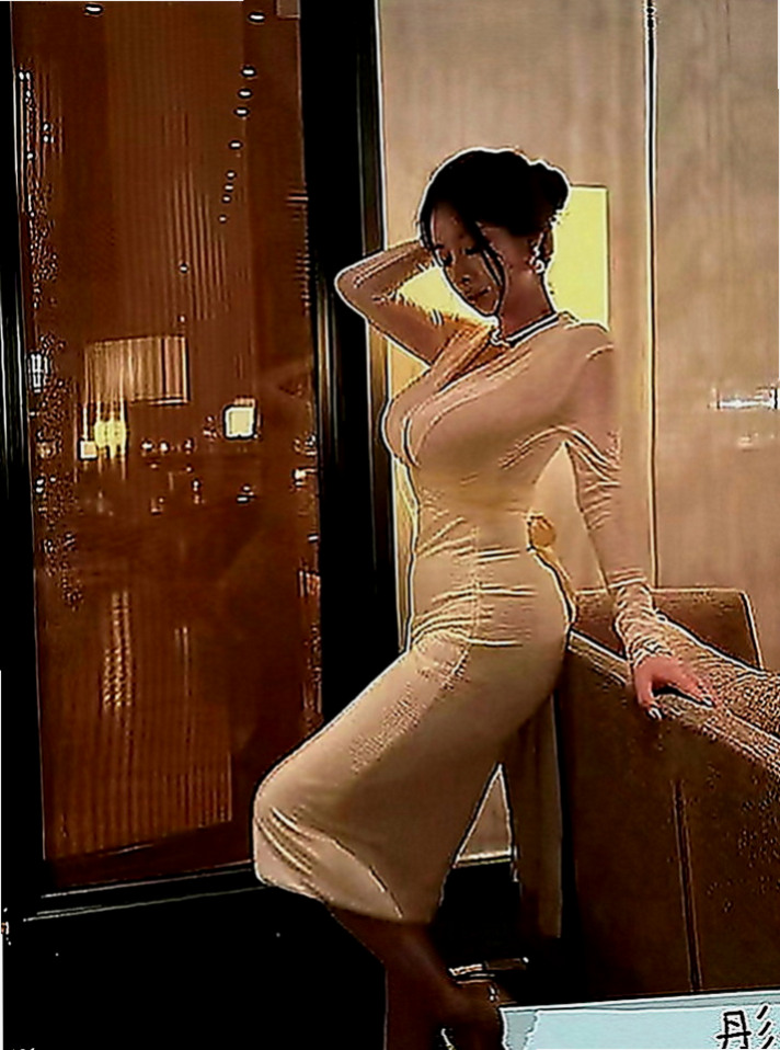大里按摩全套：佳琪 |巨乳空姐|168cm|46kg|D罩杯|20歲|有興趣的老闆私下LINE密可馨唷！目前沒有老公 男朋友 大家都有機會