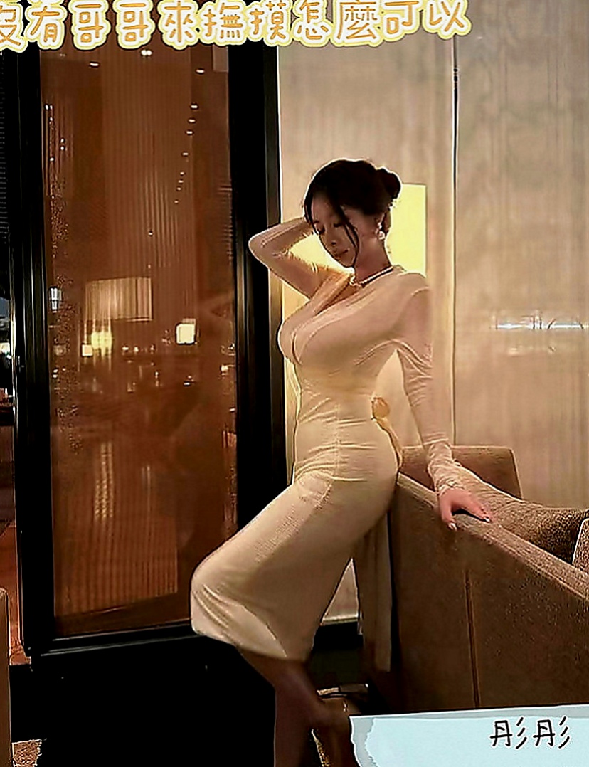 大里按摩全套：佳琪 |巨乳空姐|168cm|46kg|D罩杯|20歲|有興趣的老闆私下LINE密可馨唷！目前沒有老公 男朋友 大家都有機會